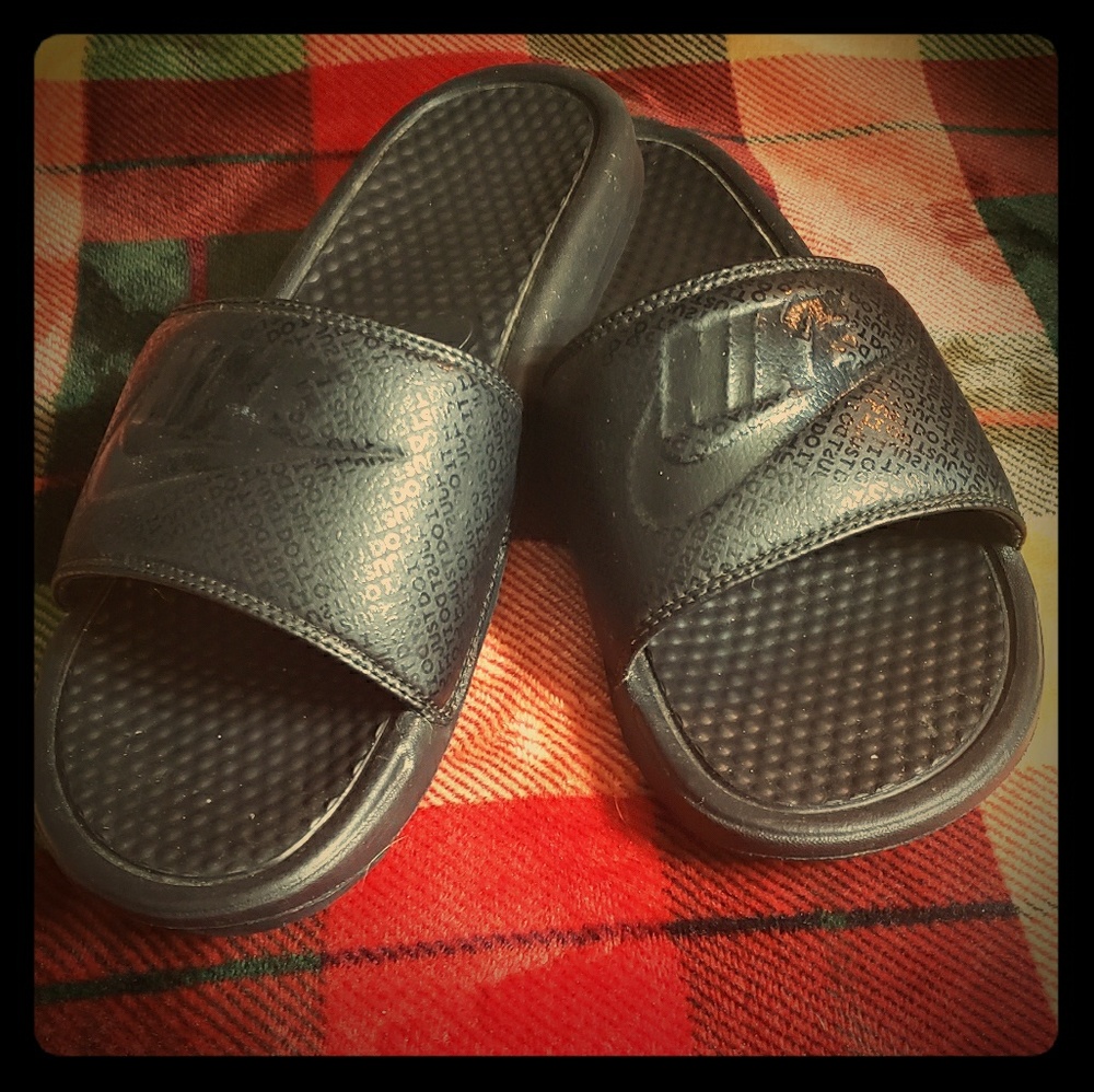 Nike slip on